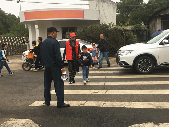 大桥学校：共谋校园安全 主题教育出实效